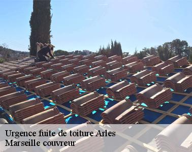 La pose parfaite de votre bâche de toit avec Marseille couvreur à Arles